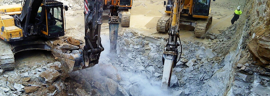 EXCAVACIONES<br/>MOVIMIENTOS DE TIERRAS